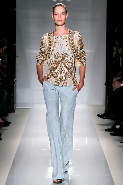 Look 19
